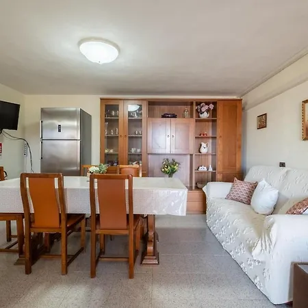 Apartment 1-minute Walk To The Beach- Large Equipped