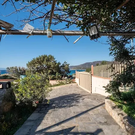 1-minute Walk To The Beach- Large Equipped Apartment Marongiu