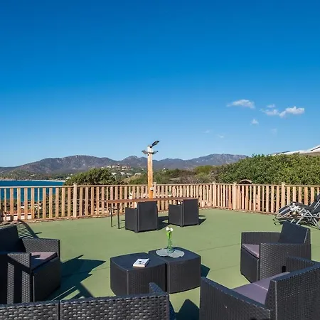 1-minute Walk To The Beach- Large Equipped House Appartamento
