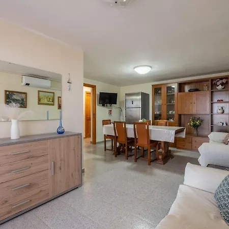 Apartment 1-minute Walk To The Beach- Large Equipped *